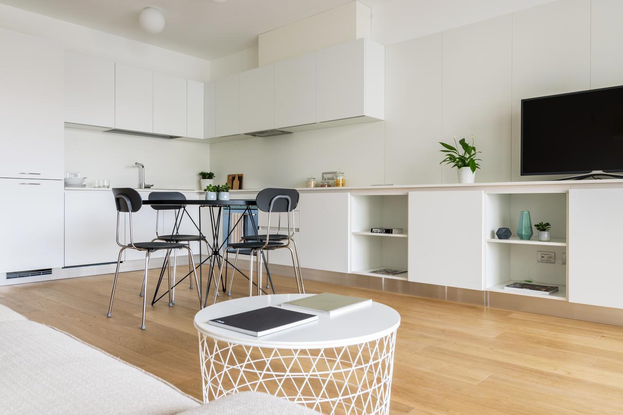 Altido Lovely 1-Bed Flat With Balcony & Free Parking Milaan Buitenkant foto